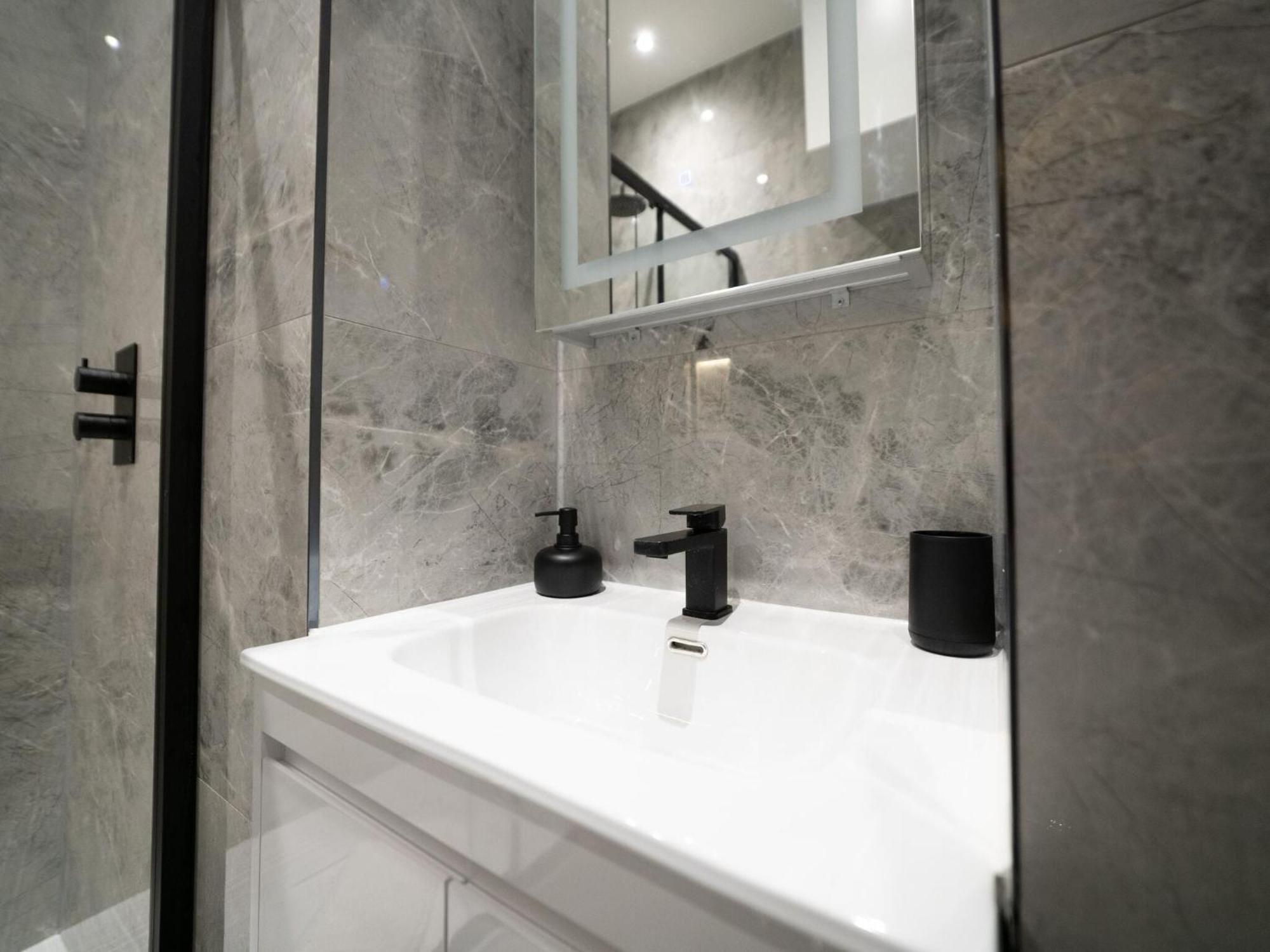 One And Two Bedroom Apartments Near Holloway Train Station By Belvilla Londra Exterior foto
